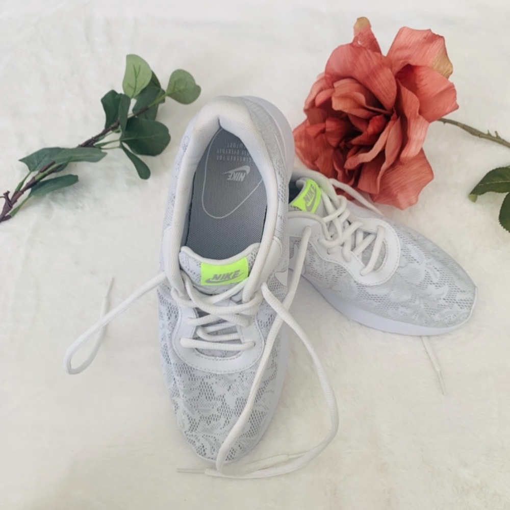 Nike Women's Tanjan Prism White Mesh Sneakers - Size 8.5